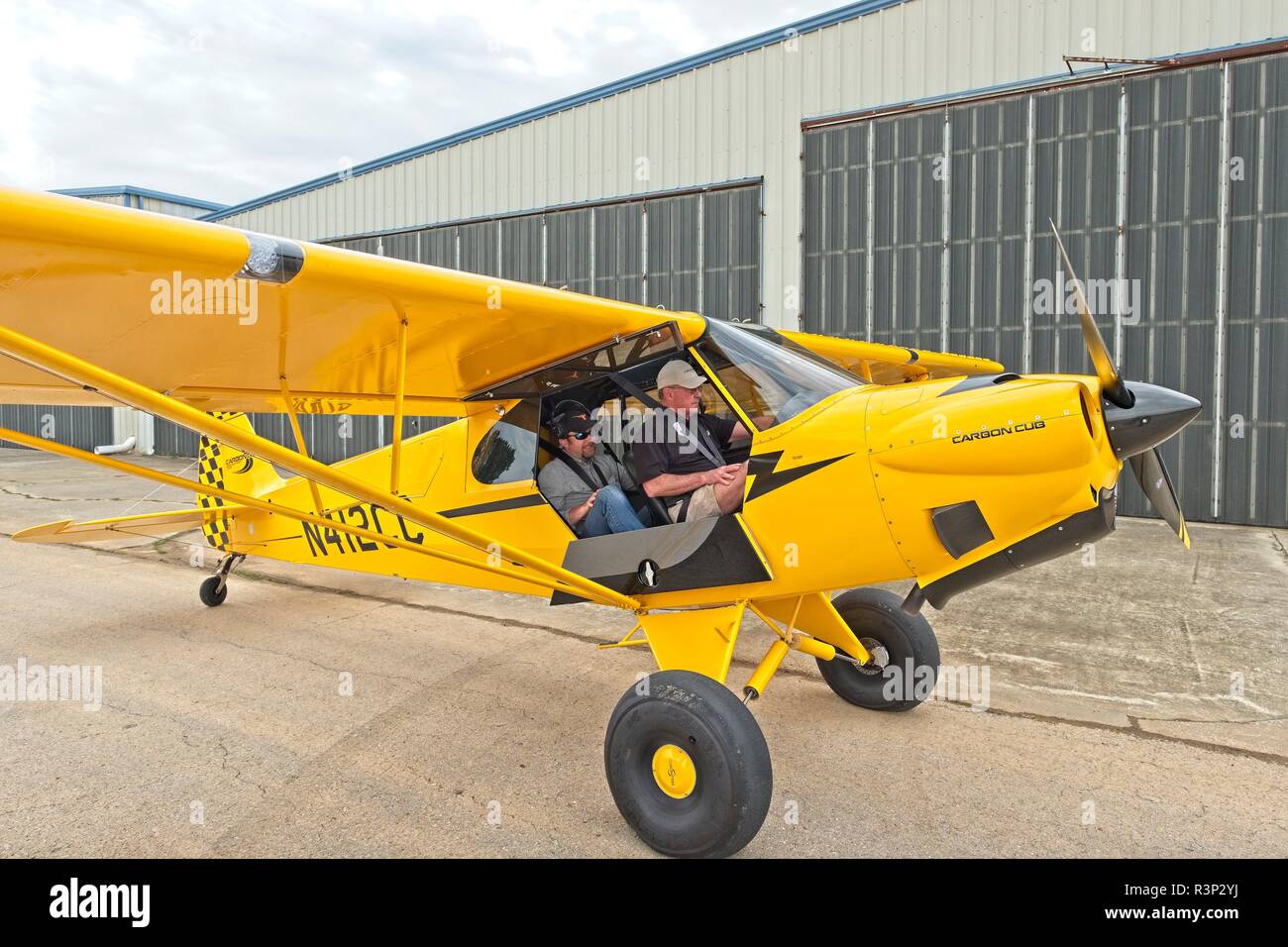 Carbon Cub SS bush Ebene oder Light Sport Aircraft (LSA) eine experimentelle zwei Sitz privaten Flugzeug am Flughafen, Bessemer Bessemer Alabama, USA. Stockfoto