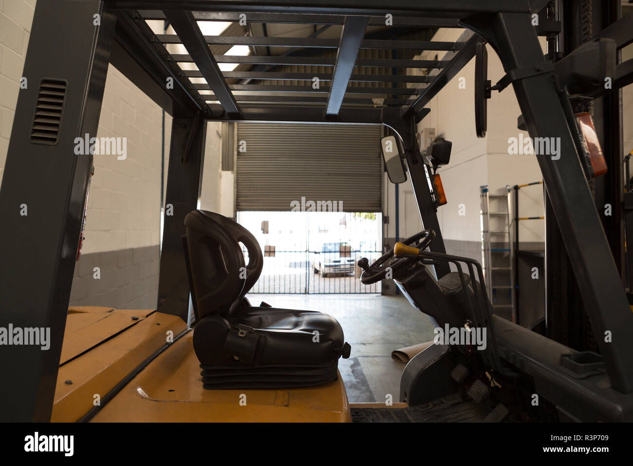 Robotic truck -Fotos und -Bildmaterial in hoher Auflösung – Alamy