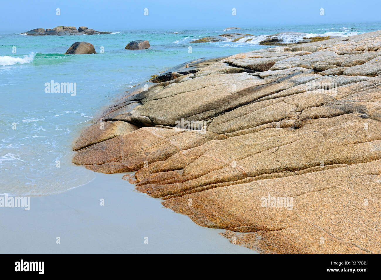 Kanada, Nova Scotia, Kejimkujik National Park. Atlantik felsige Küstenlinie. Stockfoto