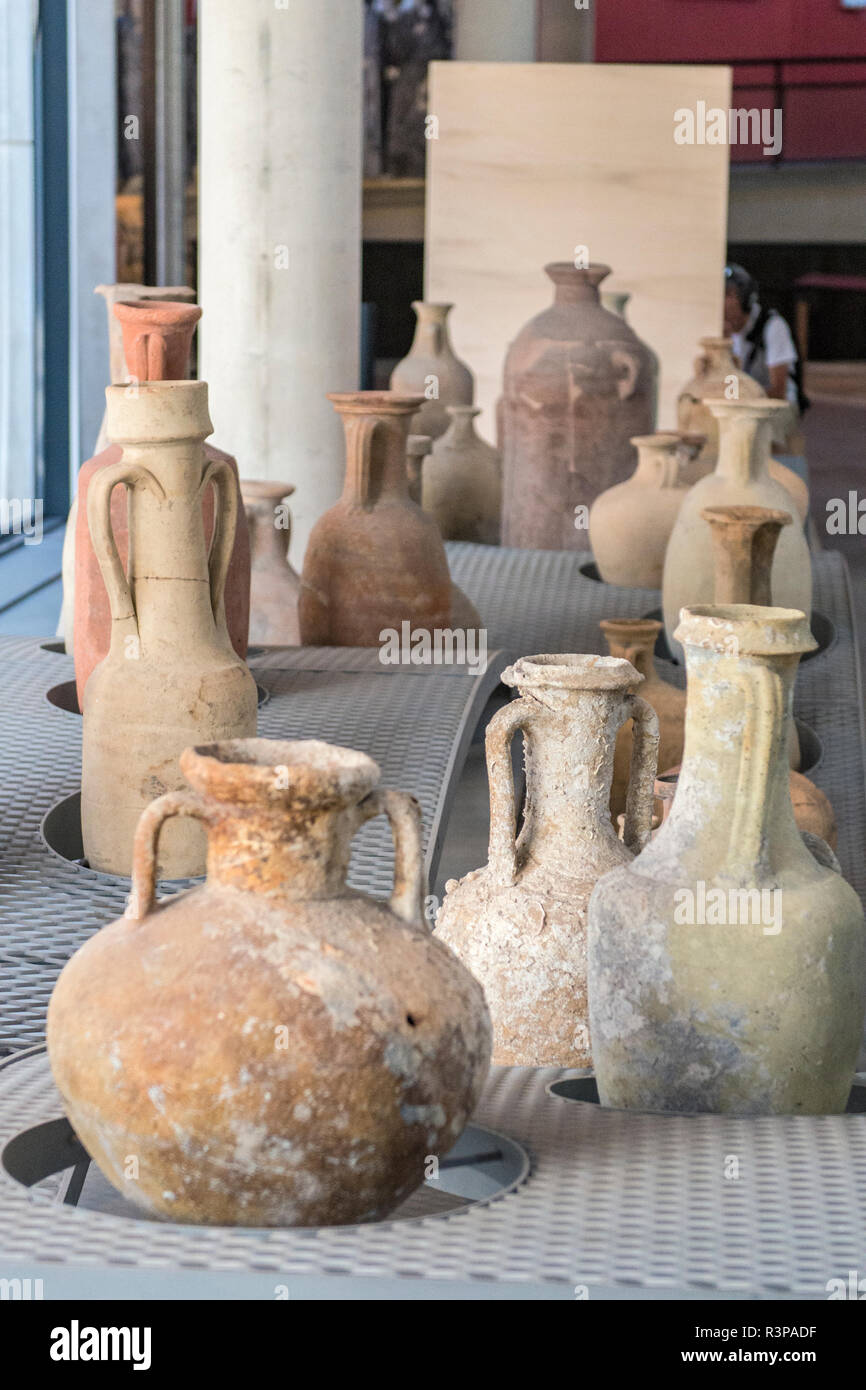 Amphora, römische Artefakte, Arles, Arles, Provence, Frankreich Stockfoto