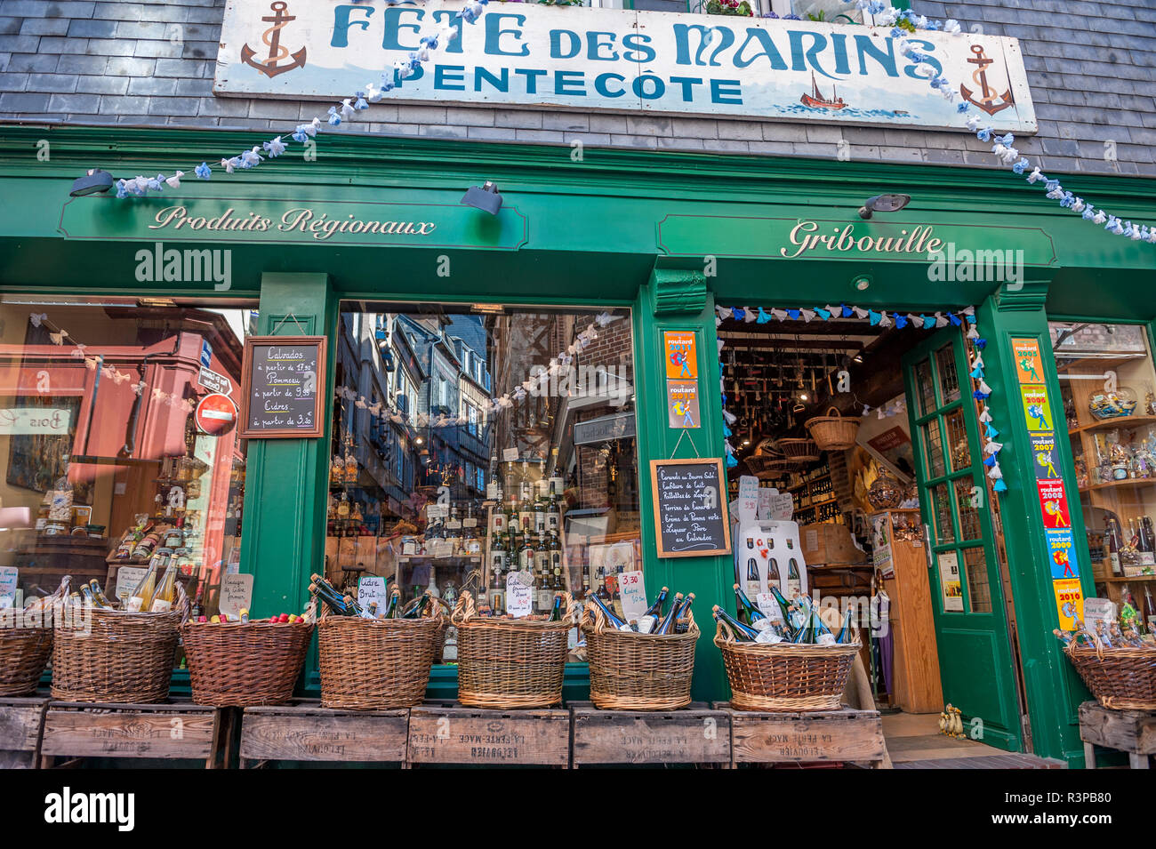 Wein-Shop, Honfleur, Normandie, Frankreich Stockfoto