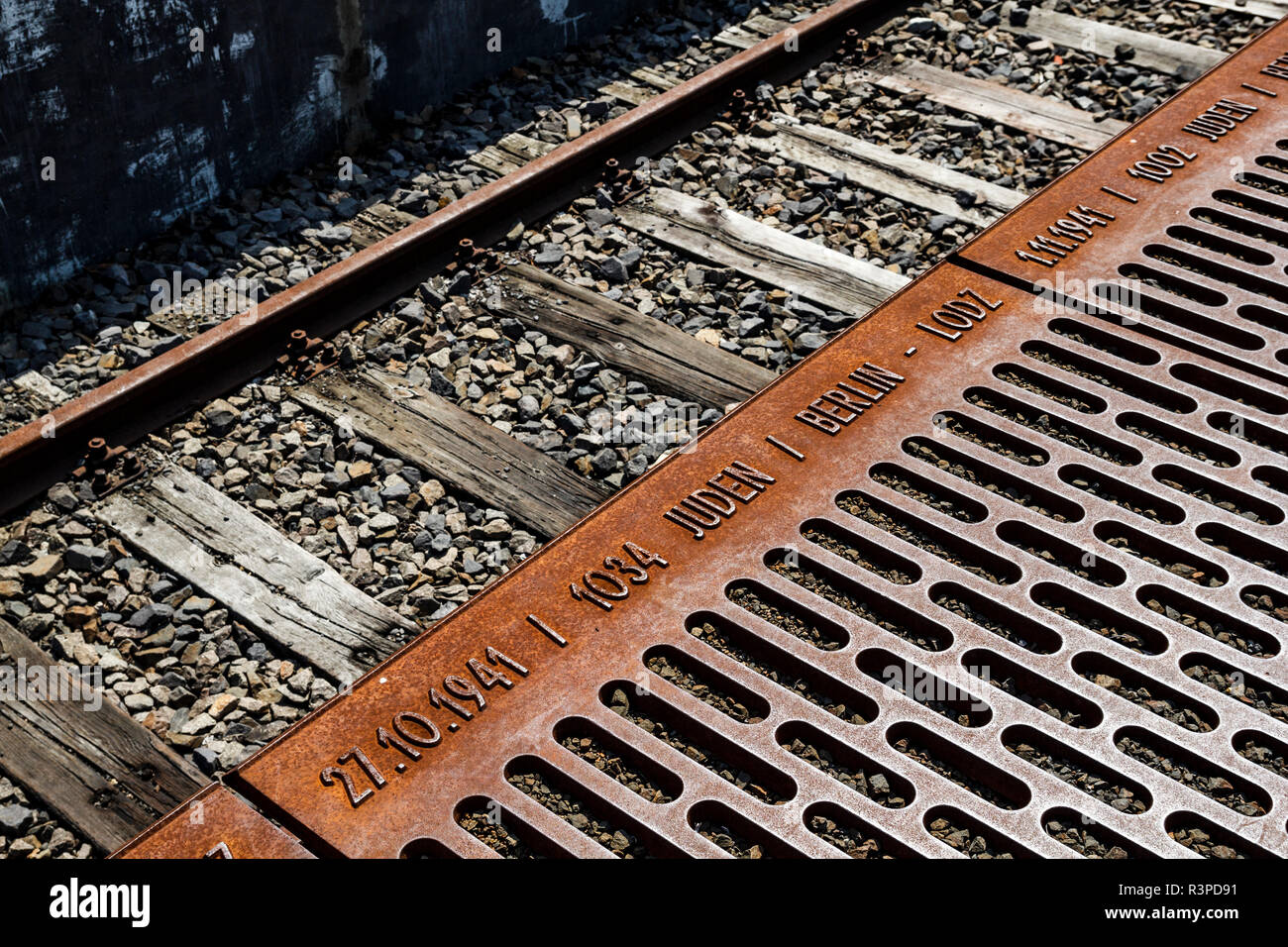Berlin-Grunewald, Deutschland. Bahnsteig 17 (Gleis 17) Holocaust Memorial, wo 50.000 Juden in verschiedenen Konzentrationslagern, die von den Nazis deportiert wurden Stockfoto