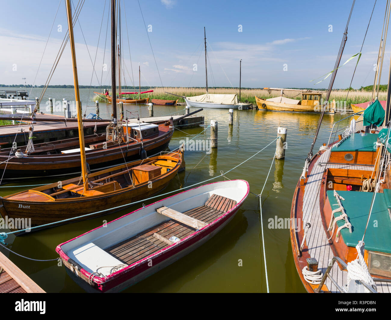 Der alte Hafen von Wieck Am Bodstedter Bodden in der Nähe der Vorpommersche Gebiet. Deutschland Stockfoto