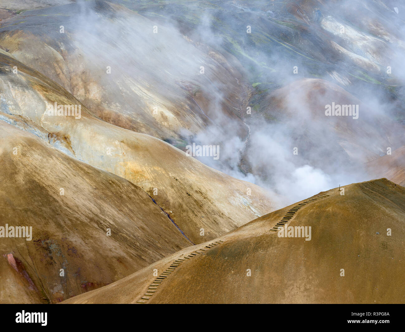 Geothermale Region Hveradalir in den Bergen von Kerlingarfjoll im Hochland von Island. Stockfoto