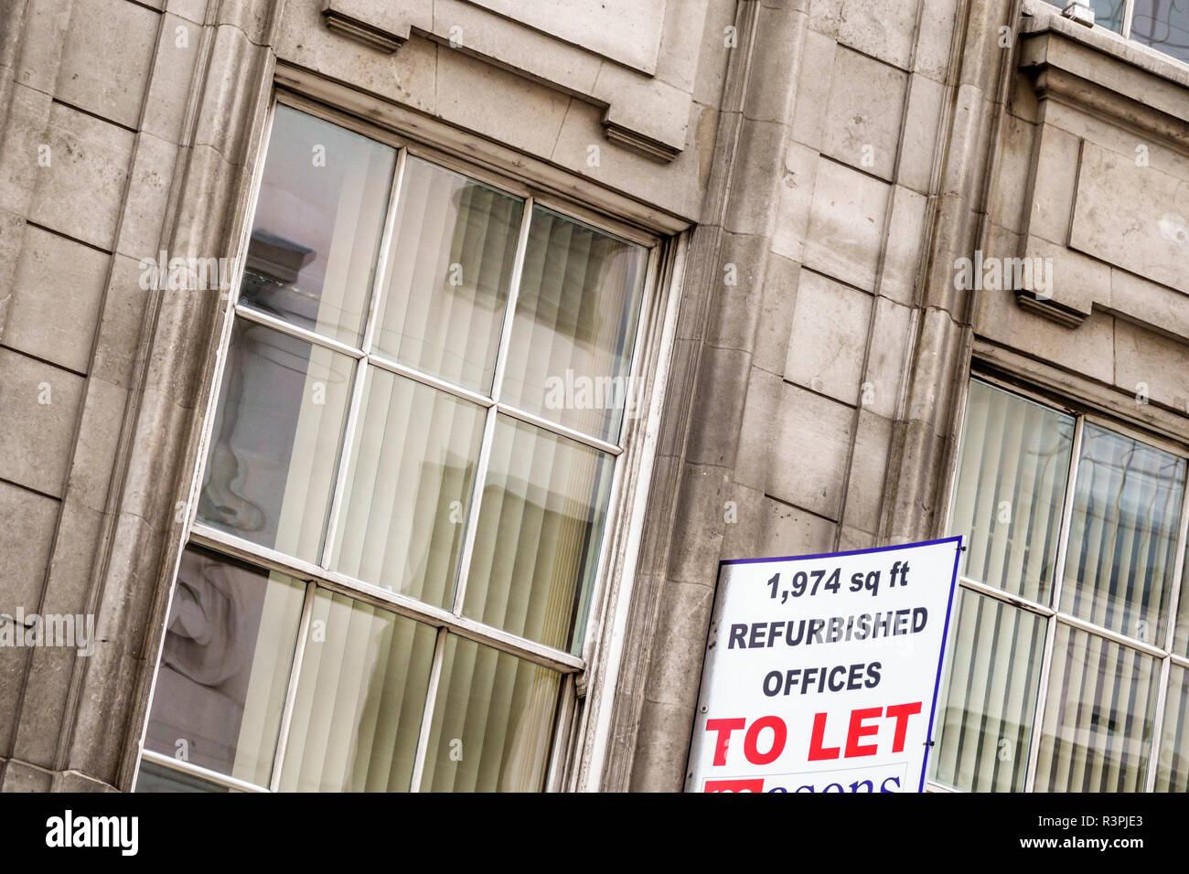 City of London England, Vereinigtes Königreich Großbritannien, Großbritannien, Großbritannien, Großbritannien, Finanzzentrum, Leadenhall Street, Bürogebäude, Außenansicht, Schild, zu vermieten, mieten ren Stockfoto