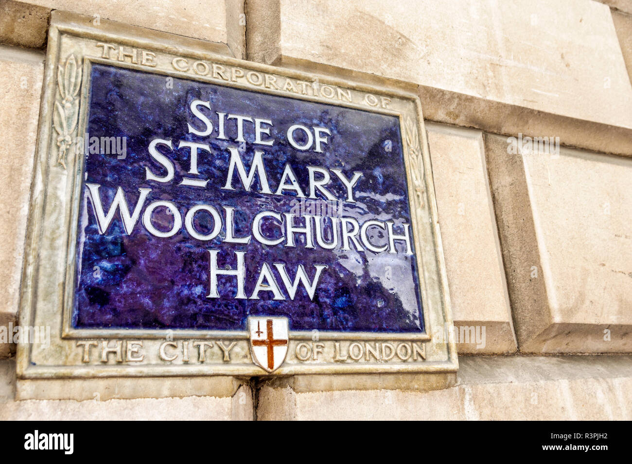 City of London, England, UK Parish Church St. Saint Mary Woolchurch Haw, historische Stätte, blaue Plakette, UK GB English Europe, UK180827057 Stockfoto