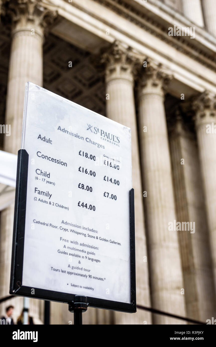 City of London England, UK Ludgate Hill, St Paul's Cathedral, Mutterkirche, Anglikaner, Religion, historisch, Grade I gelistet, außen, Eintrittsgebühren für die Tour, Gebühr Stockfoto City of London England, UK Ludgate Hill, St Paul's Cathedral, Mutterkirche, Anglikaner, Religion, historisch, Grade I gelistet, außen, Eintrittsgebühren für die Tour, Gebühr Stockfoto