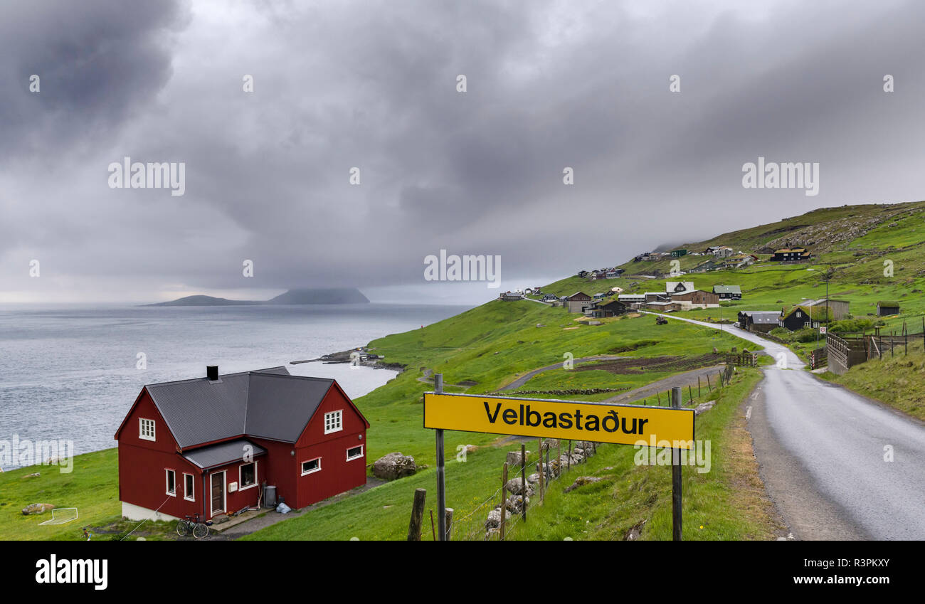 Dorfes Velbastadur (Velbastathur). Dänemark, Färöer Inseln Stockfoto
