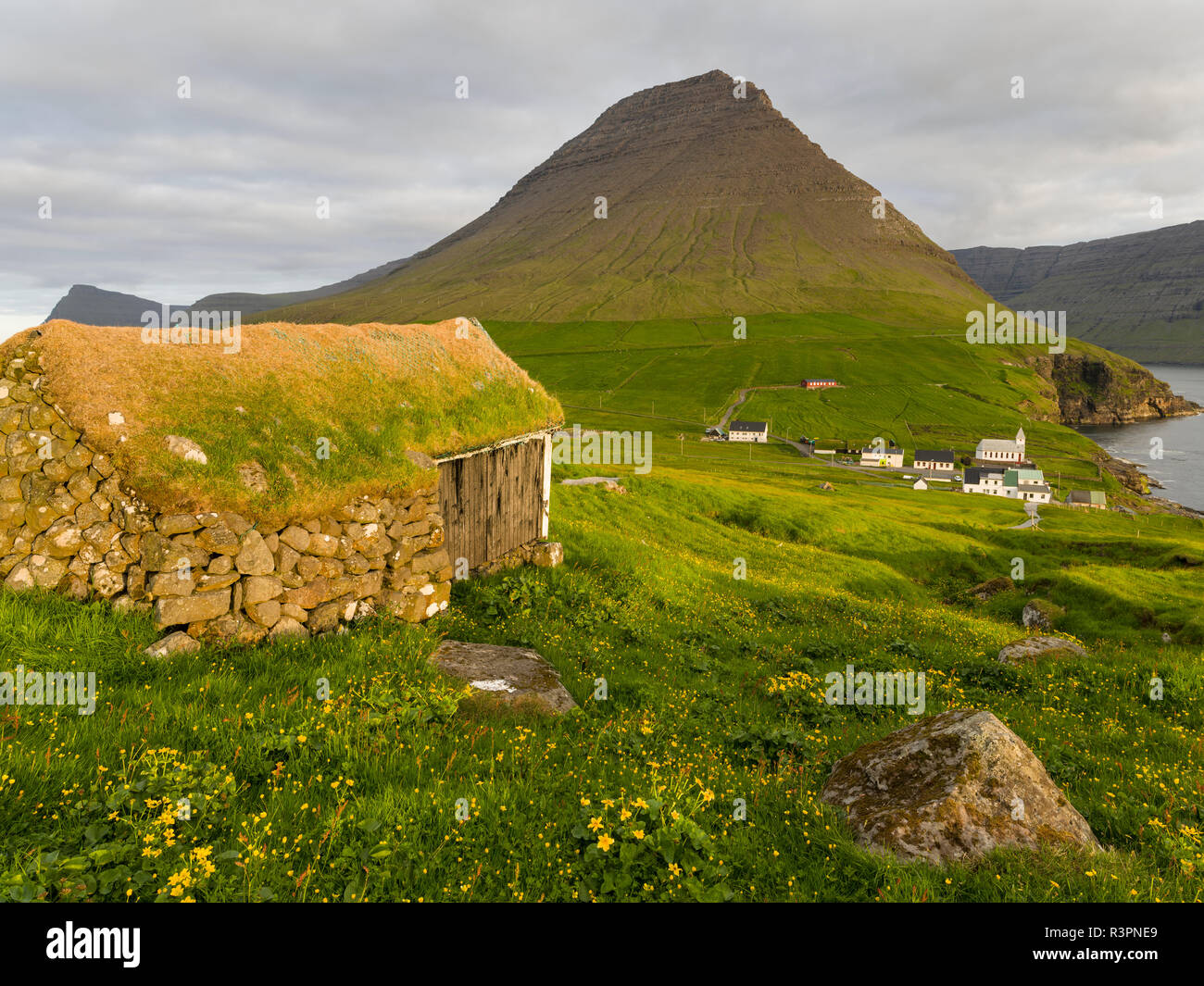 Dorf Vidoy Vidareidi auf der Insel. Färöer, Dänemark Stockfoto