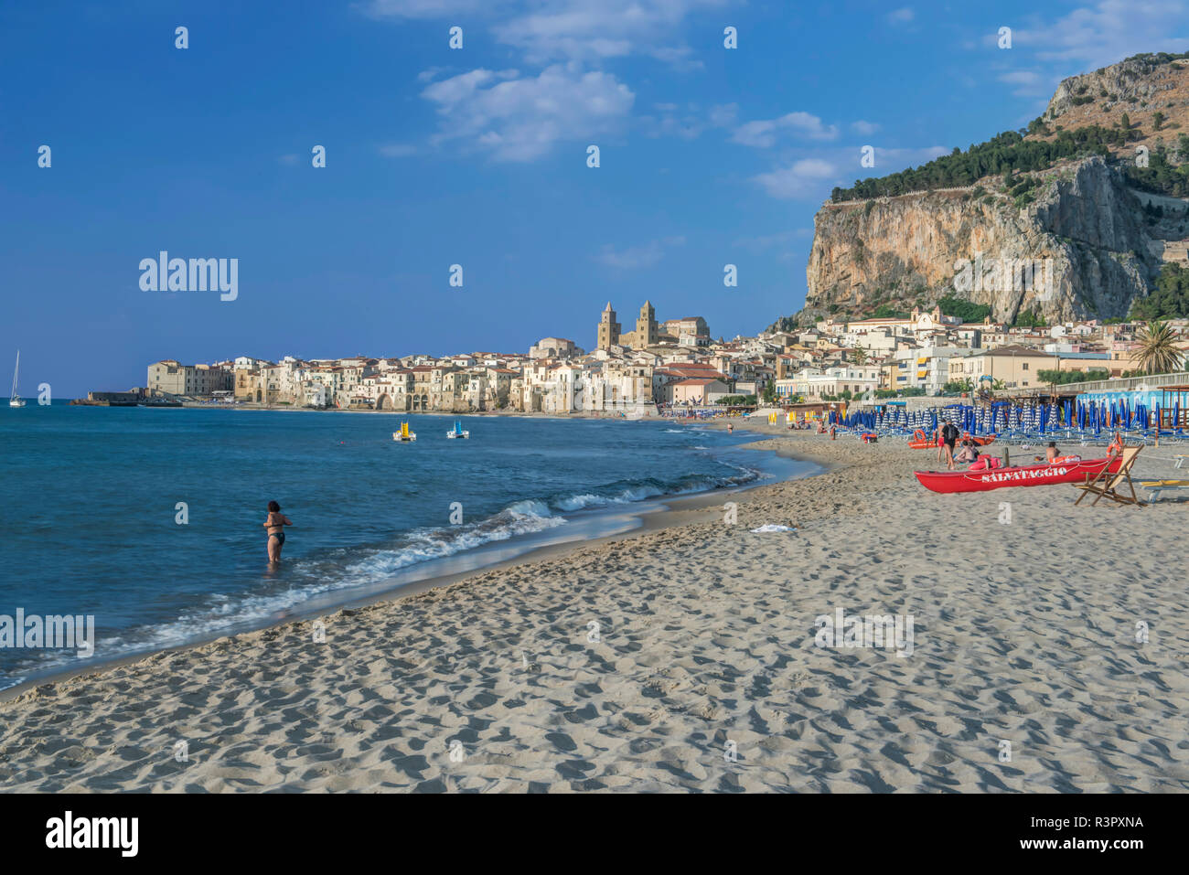 Italien, Sizilien, Cefalu, Cefalu Strand Stockfoto