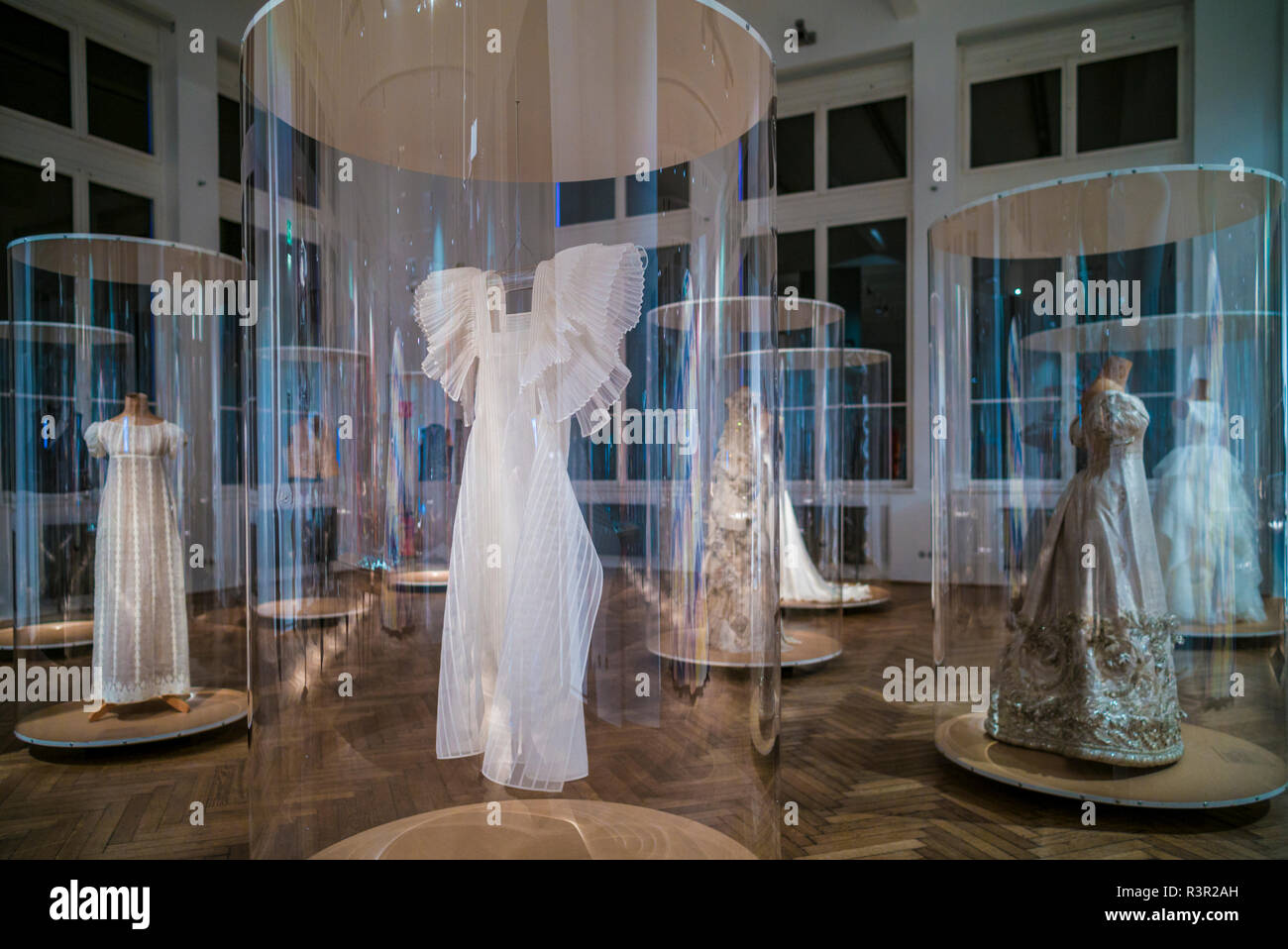 Österreich, Wien, Museum für Angewandte Kunst, MAK, Kleid Angel's (Redaktionelle nur verwenden) Stockfoto