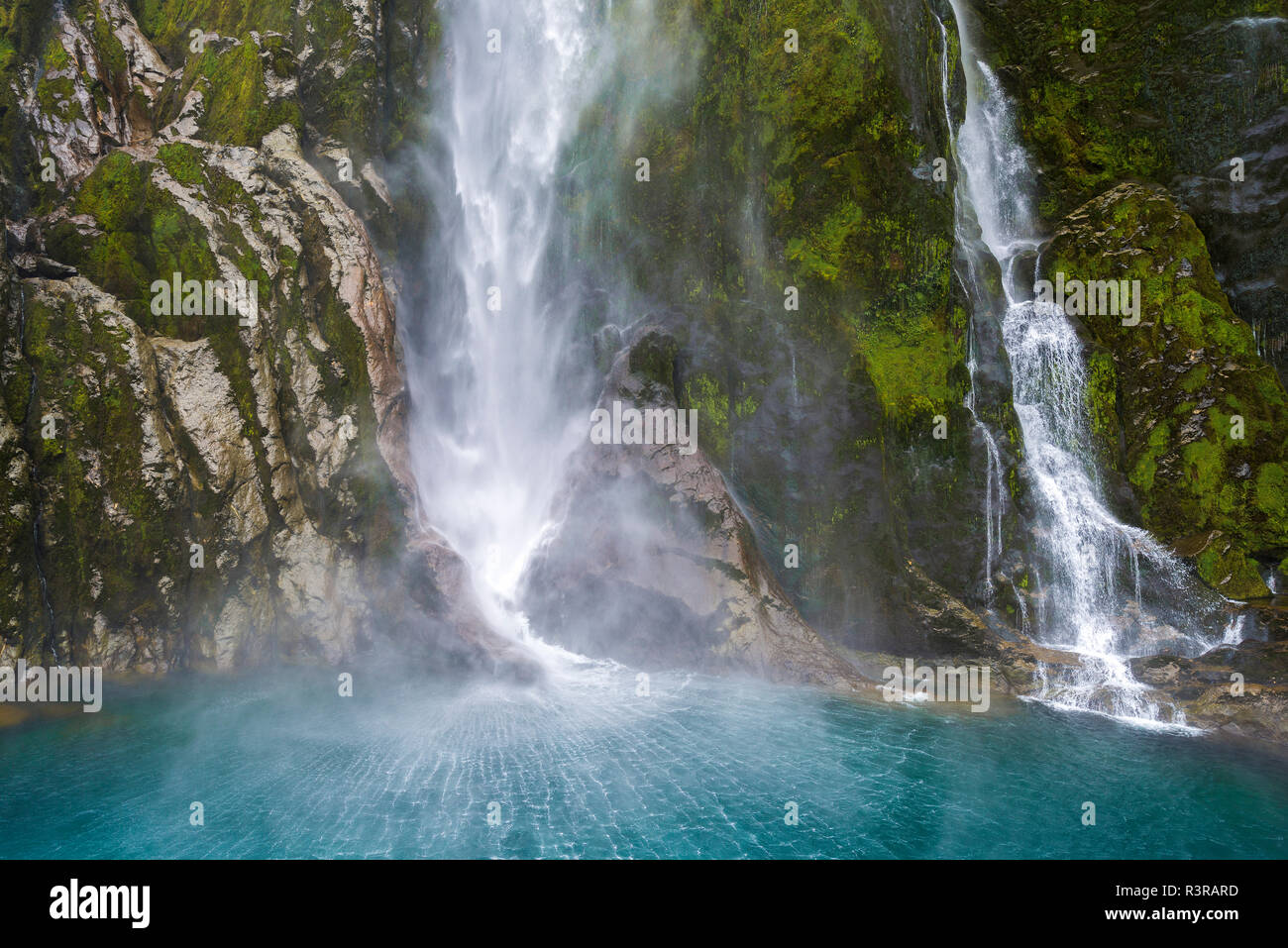 Neuseeland, Südinsel, Stirling fällt am Milford Sound, Fjordland National Park Stockfoto