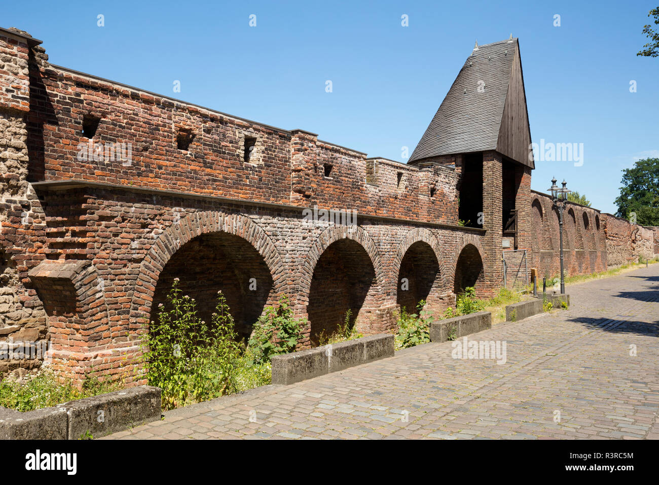 Deutschland, Duisburg, Blick auf die historische Stadtmauer Stockfoto