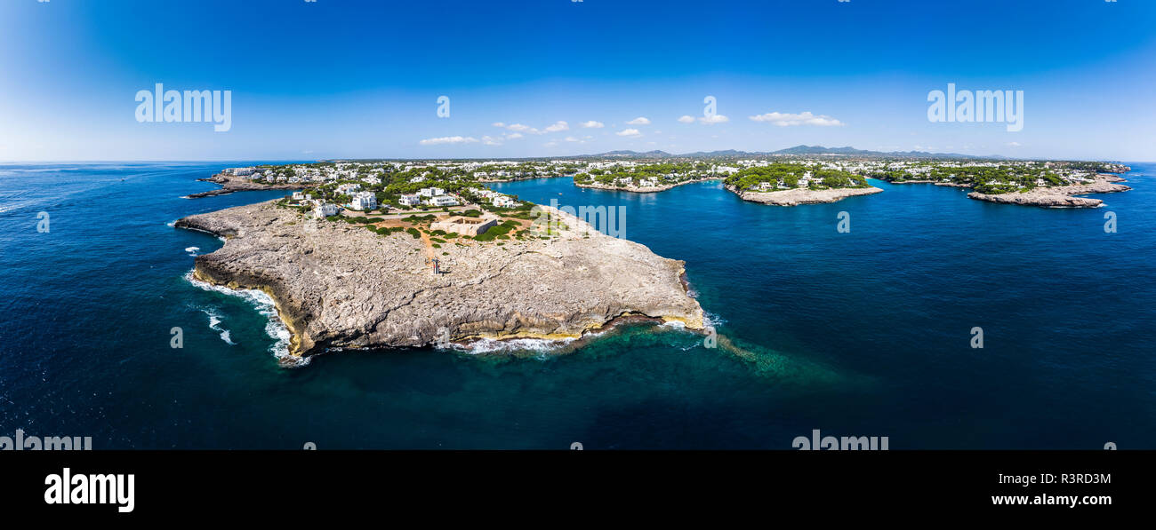 Spanien, Balearen, Mallorca, Küste von Cala d'Or und die Bucht Cala Ferrera Stockfoto