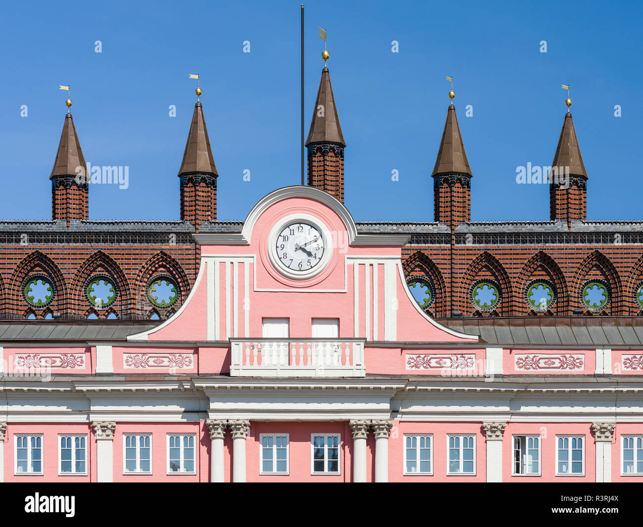 Das Rathaus am Neuen Markt (Neuer Markt). Stadt Rostock an der Küste der Ostsee. Deutschland, Mecklenburg-Vorpommern Stockfoto