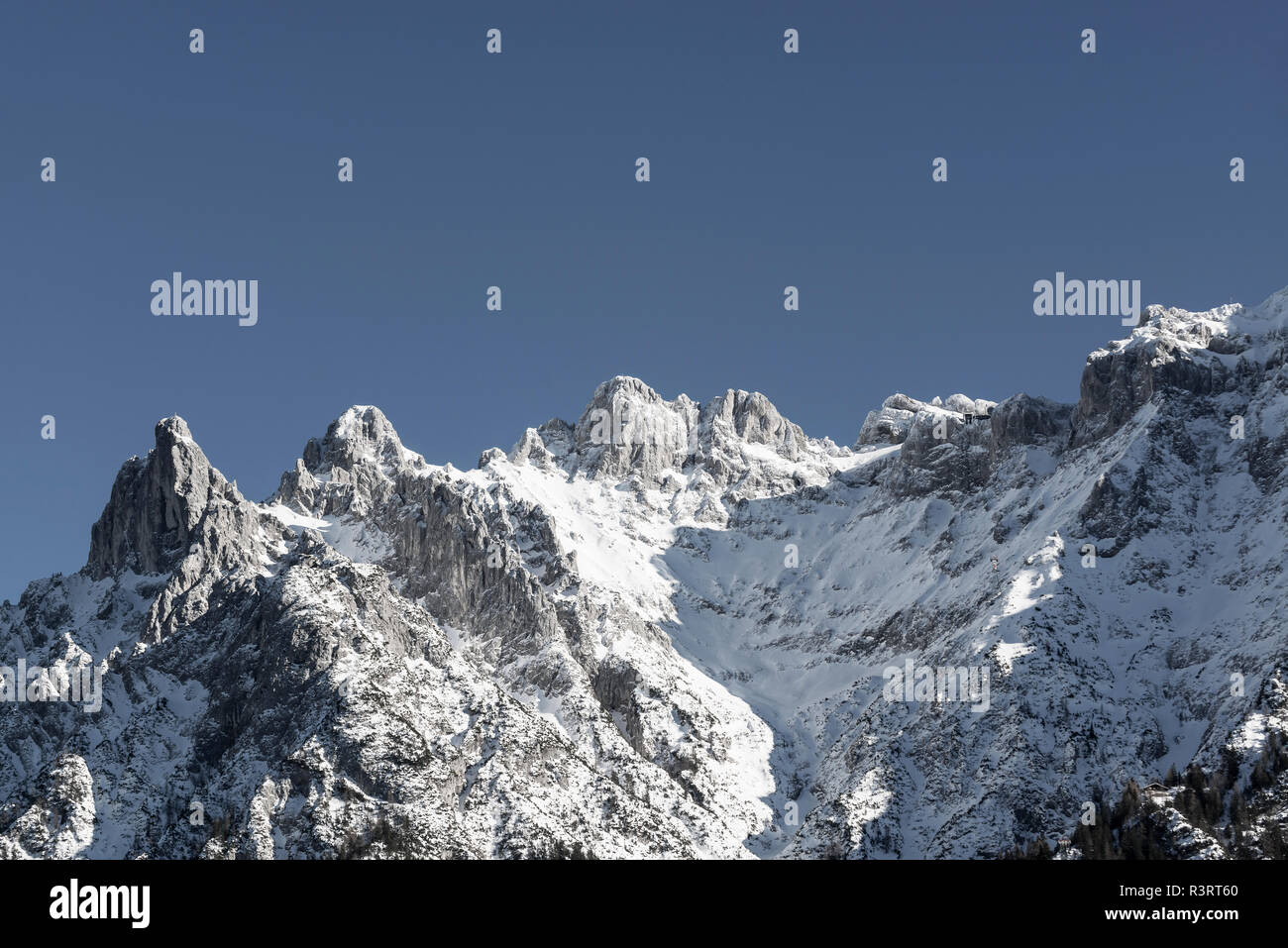 Deutschland, Bayern, Viererspitze und Westliche Karwendelspitze im Karwendelgebirge Stockfoto