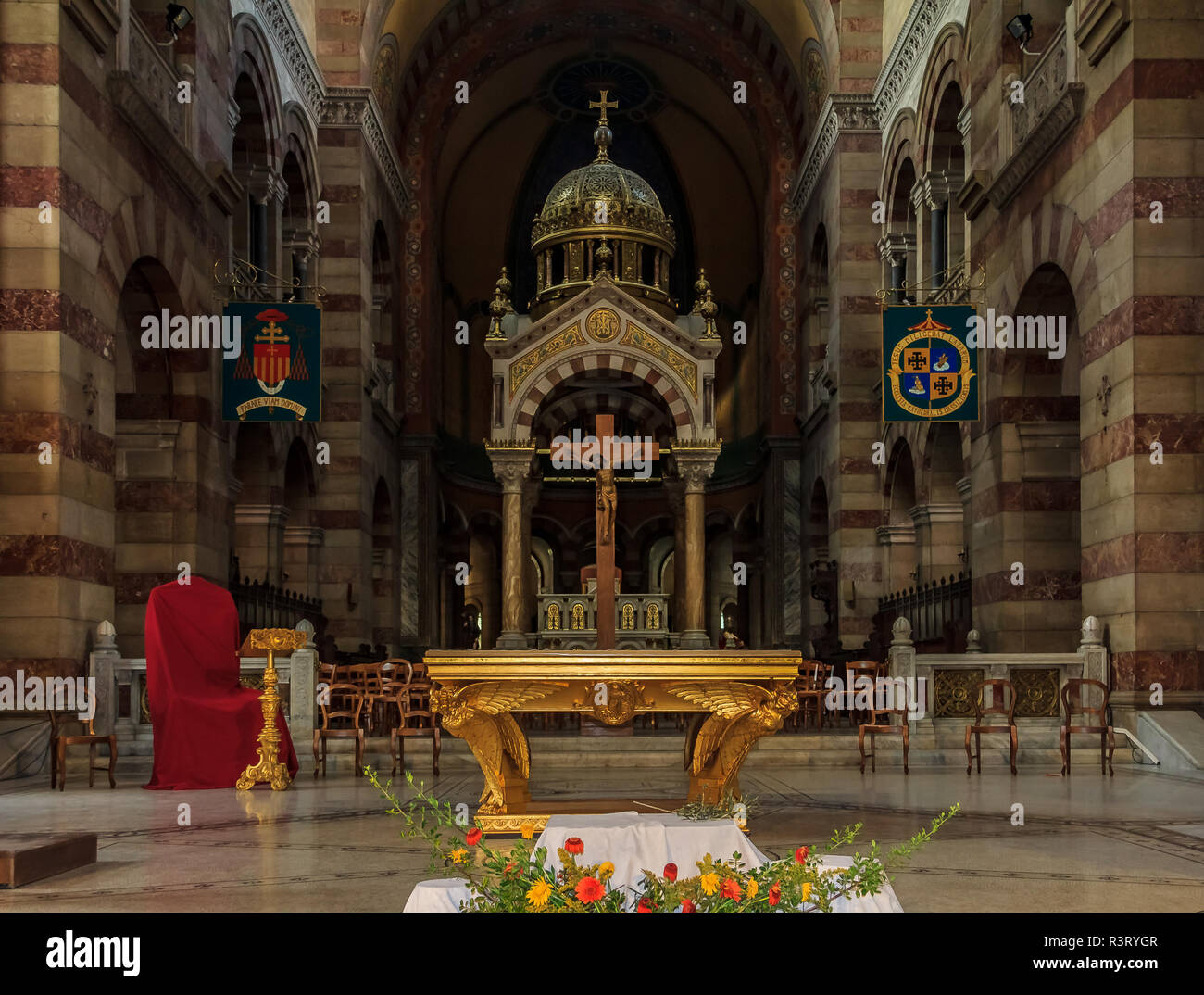 Marseille provence france interior cathedral -Fotos und -Bildmaterial ...