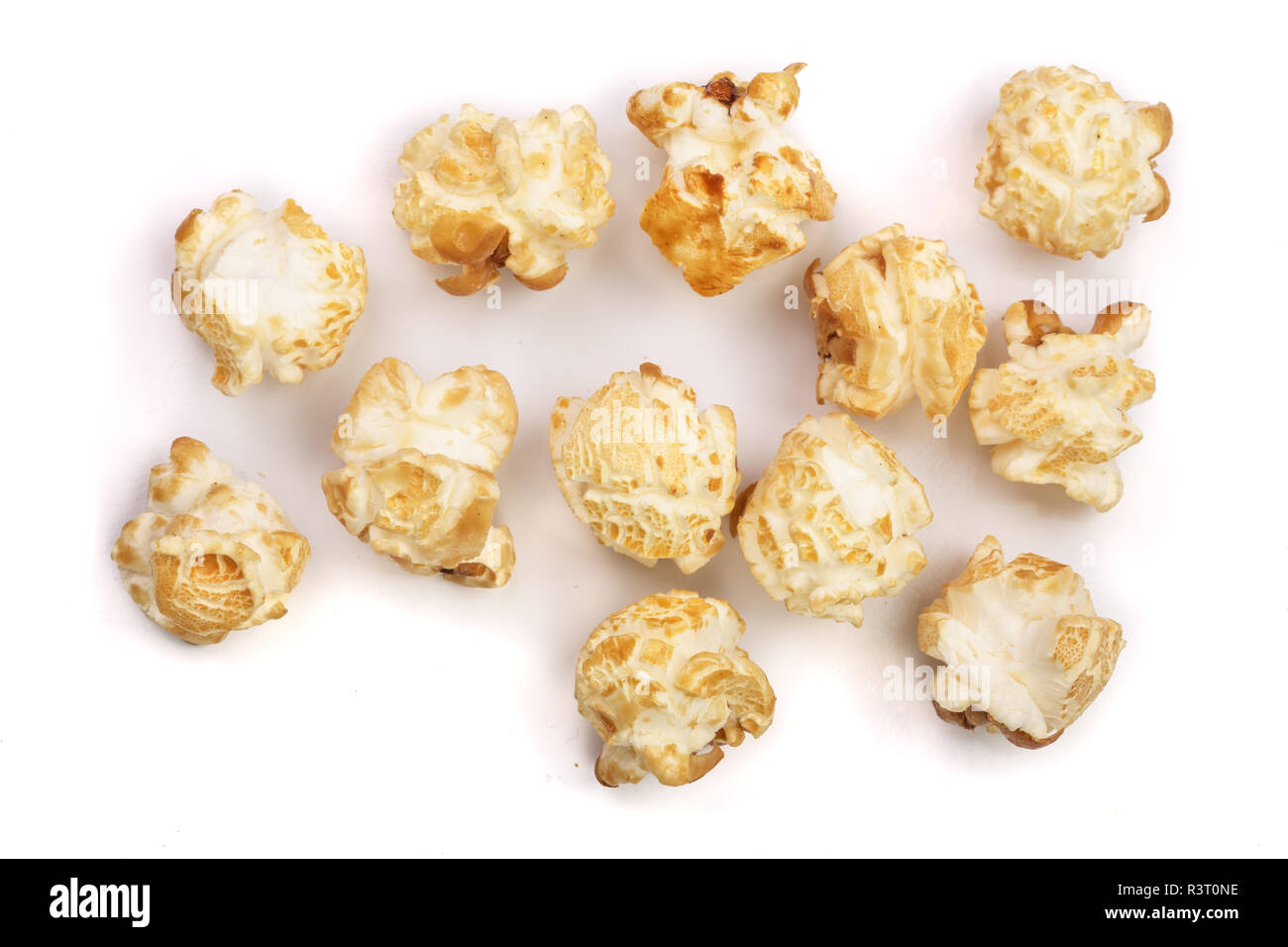 Popcorn isoliert auf weißem Hintergrund. Ansicht von oben Stockfoto