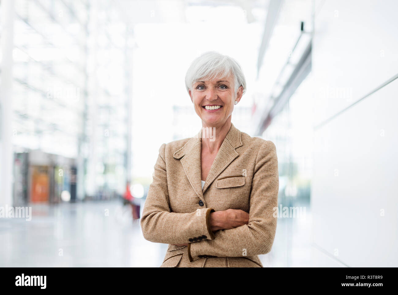 Portrait von lächelnden senior Geschäftsfrau Stockfoto