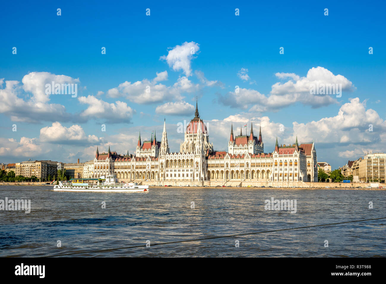 Ungarn, Budapest, Parlamentsgebäude an der Donau Stockfoto