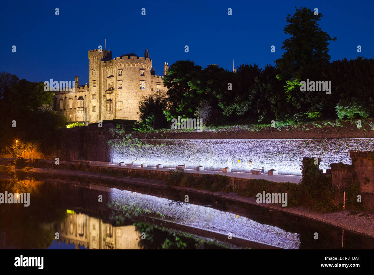 Irland, Grafschaft Kilkenny, Kilkenny Stadt Kilkenny Castle, Dämmerung Stockfoto