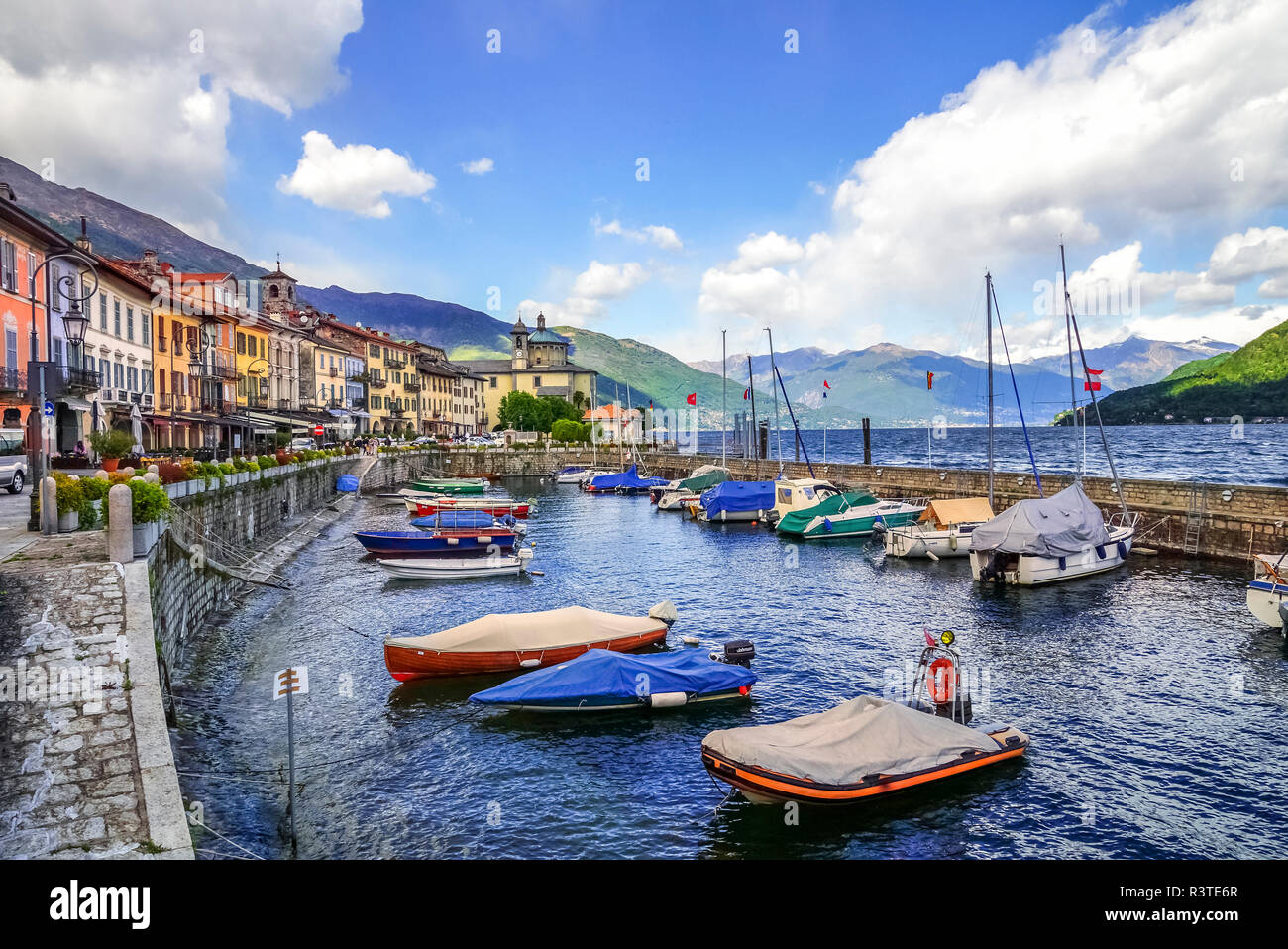 Italien, Piemont, Cannobio, Hafen Stockfoto