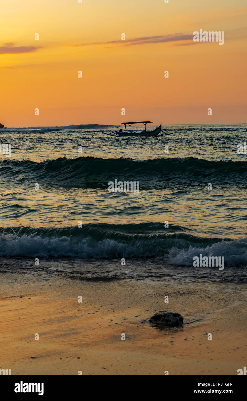 Sonnenuntergang in Padang Padang, die Eat-Pray - Liebe Strand, Sonnenuntergang Himmel, nach dem Sonnenuntergang Stockfoto