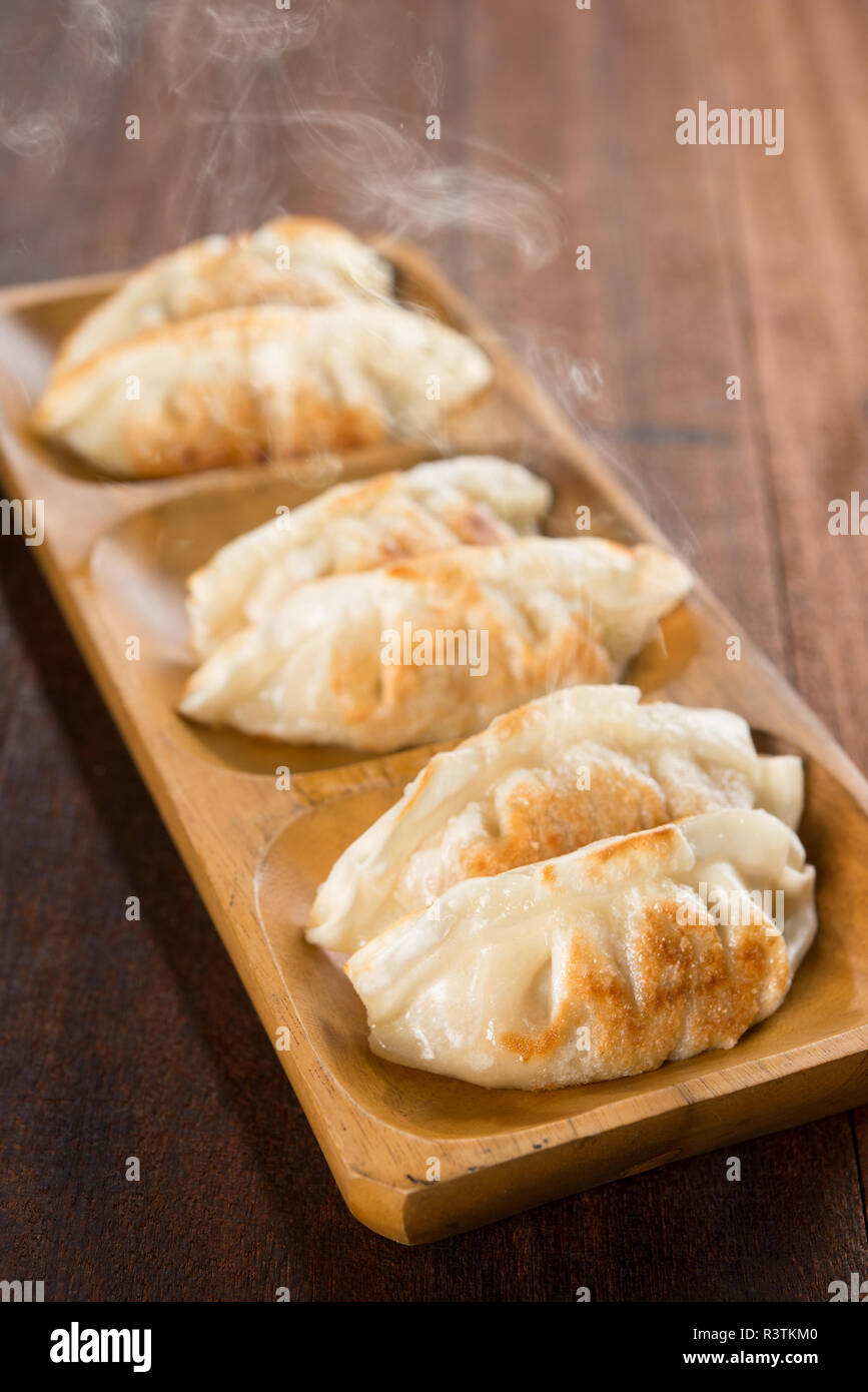 Pfanne gebraten Knödel Stockfoto