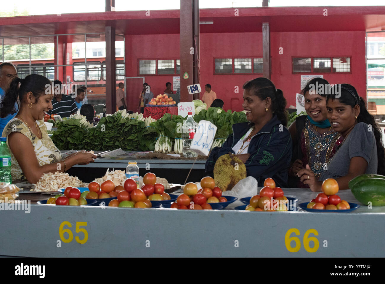 Die Pazifischen Inseln, Tonga. Frauen in den Markt. Stockfoto