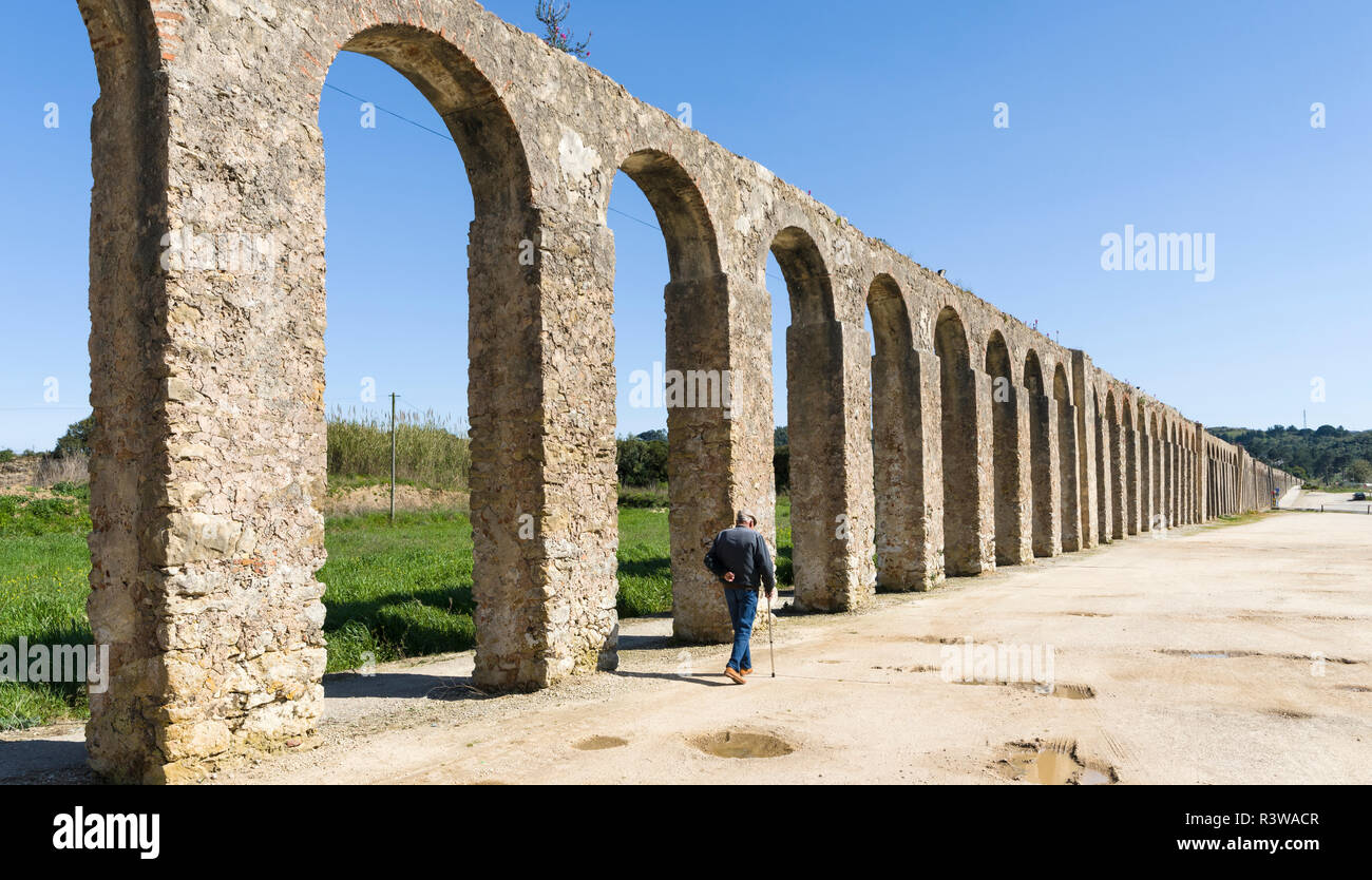 Das aquädukt. Kleinen historischen Stadt Obidos mit einem mittelalterlichen Altstadt. Touristische Attraktion nördlich von Lissabon, Portugal Stockfoto