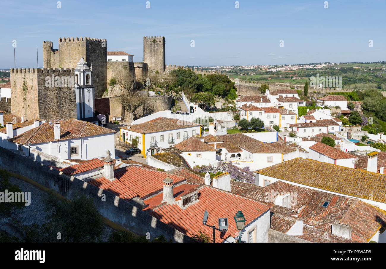 Blick über die Stadt. Kleinen historischen Stadt Obidos mit einem mittelalterlichen Altstadt. Touristische Attraktion nördlich von Lissabon, Portugal Stockfoto