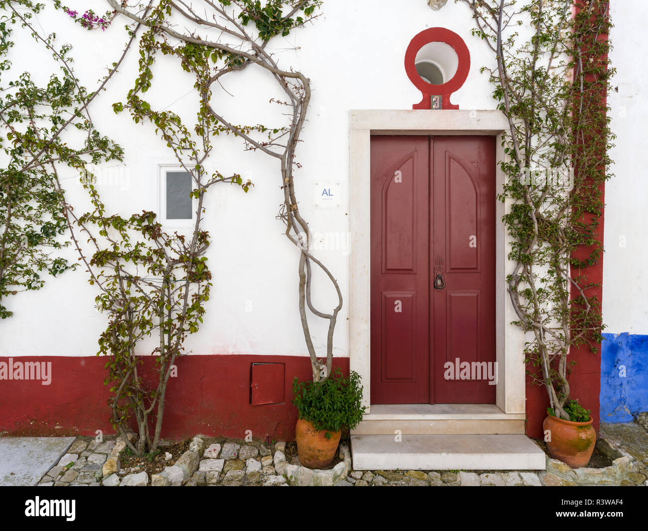 Kleinen historischen Stadt Obidos mit einem mittelalterlichen Altstadt. Touristische Attraktion nördlich von Lissabon, Portugal (Redaktionelle nur verwenden) Stockfoto