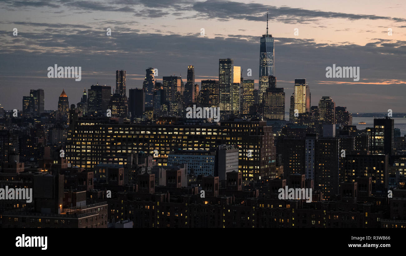 Leuchten als Sonne in Lower Manhattan. Stockfoto
