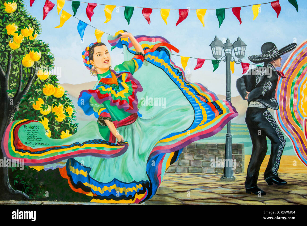 USA Kalifornien. Ohne Wasser kein Leben, Kalifornien Dürre Expedition 5. Tulare County, Woodlake, Wandgemälde des mexikanischen Fiesta tanzen Stockfoto