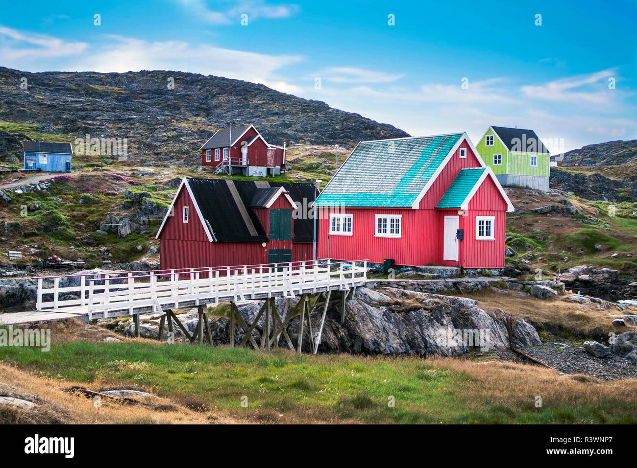 Grönland, Itilleq. Bunte Häuser der kleinen Küstenort Stockfoto