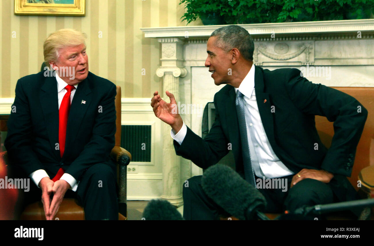 Präsident Barack Obama und Präsident elect Donald Trump Treffen im Oval Office am 10. November 2016 Stockfoto
