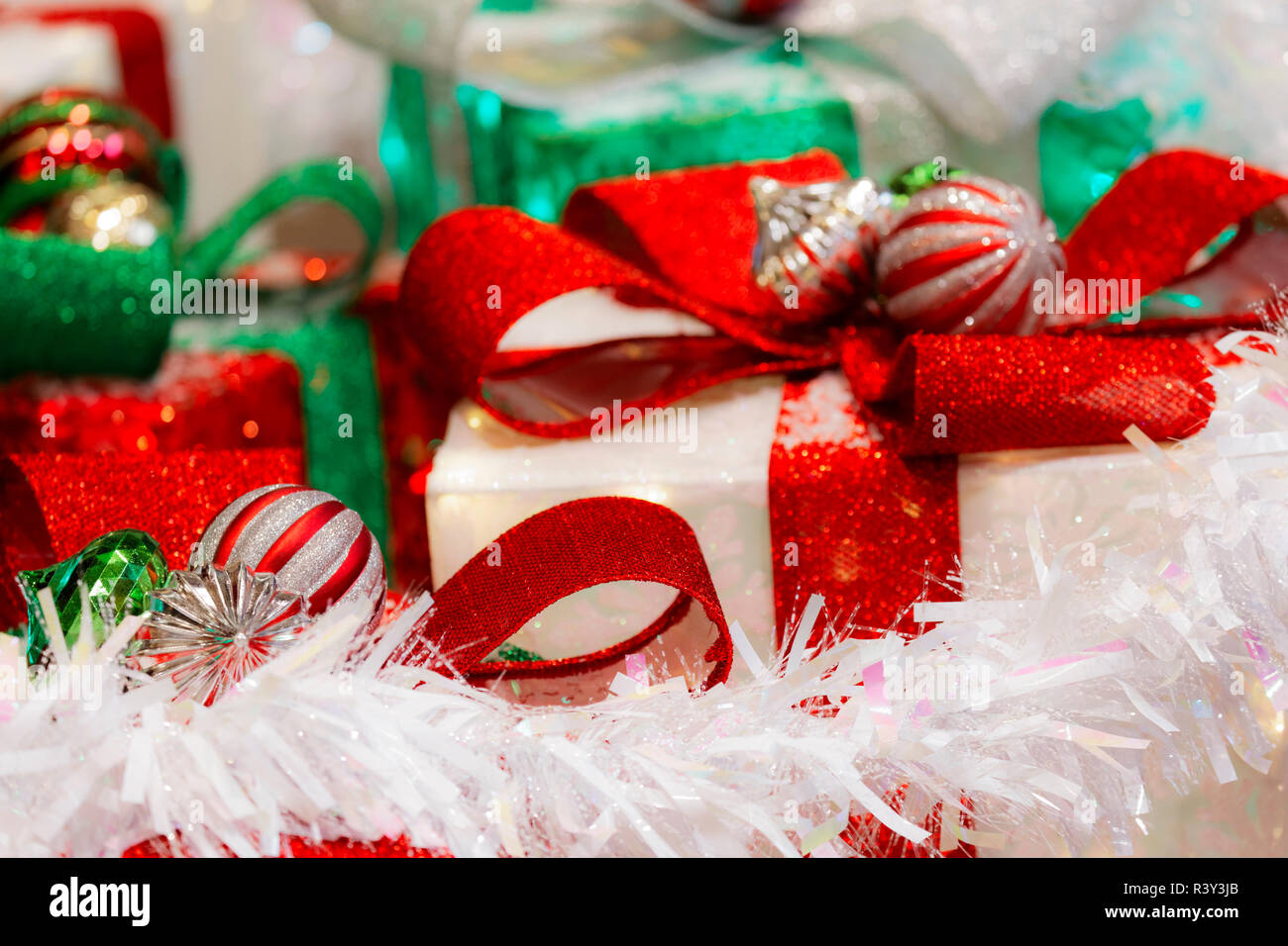 Dekorativ verpackte Weihnachtsgeschenke, New Mexico Stockfoto