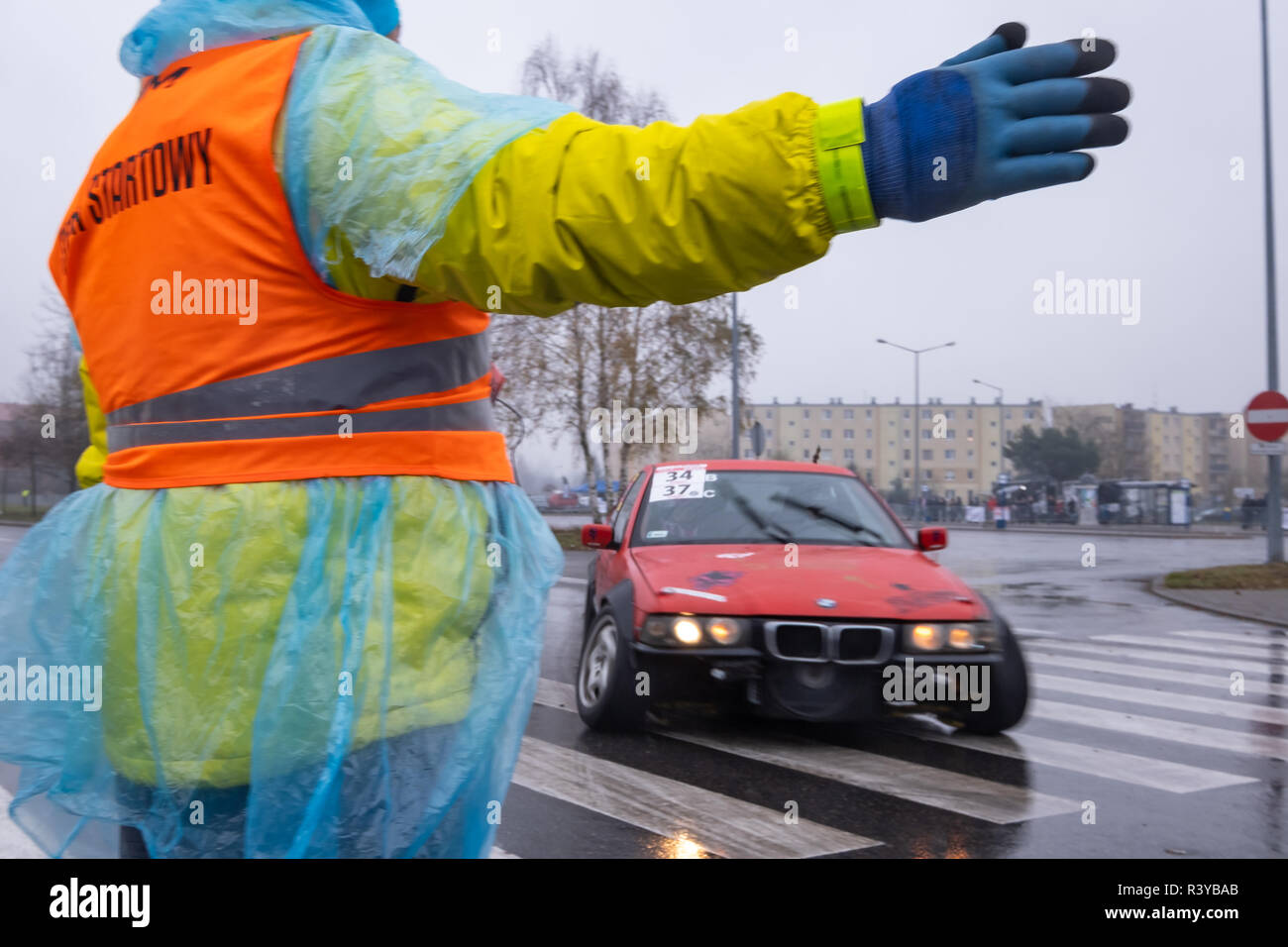 Zgierz, Polen. 24. November 2018. Regen und nasser Asphalt sind kein Drifter Freunde. Über 50 Fahrer und ihre leistungsstarken Autos, einige von dann mit 500-700 PS-Motoren sind Treffen ist Zgierz in Zentral Polen für Saison schließen. Robert Pastryk/Alamy leben Nachrichten Stockfoto