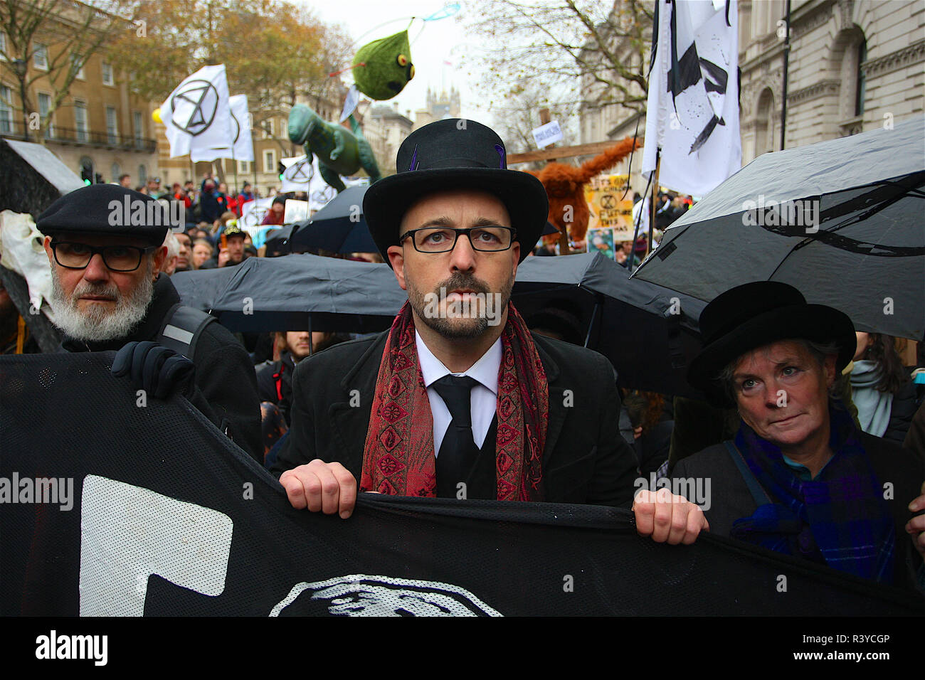 London, Großbritannien. 24. November 2018. Aussterben Rebellion Mitkämpfer März durch London Credit: Rupert Rivett/Alamy leben Nachrichten Stockfoto
