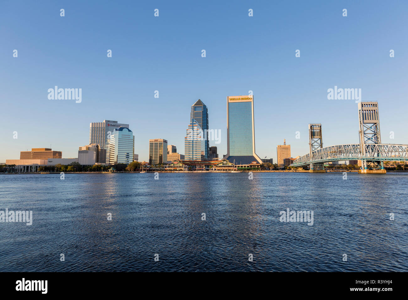Skyline der Stadt und den St. Johns River, Jacksonville, Florida Stockfoto