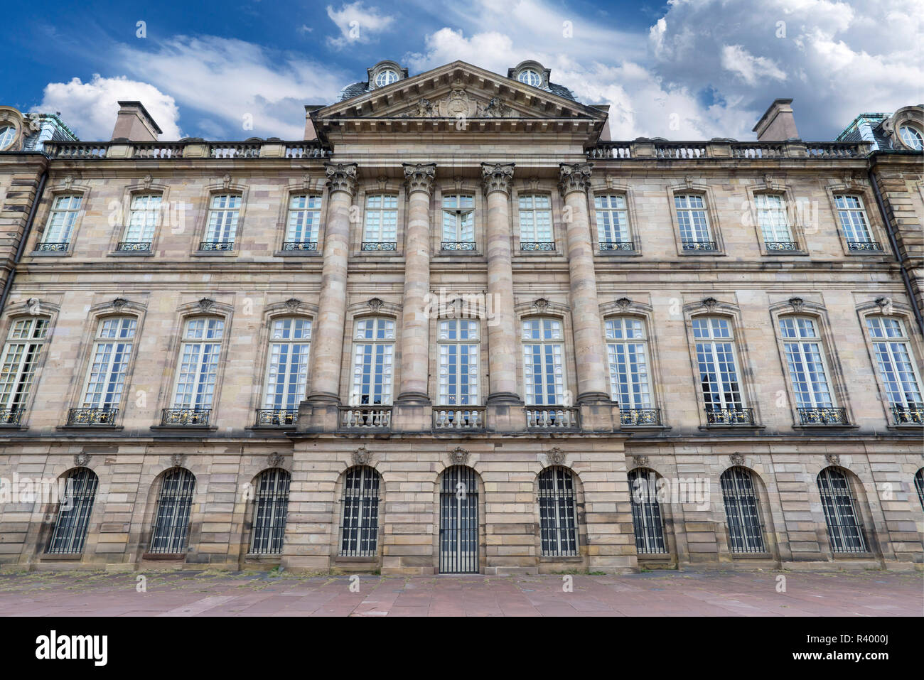 Palais Rohan, barocke Architektur, heute das Archäologische Museum, Straßburg, Elsass, Frankreich Stockfoto
