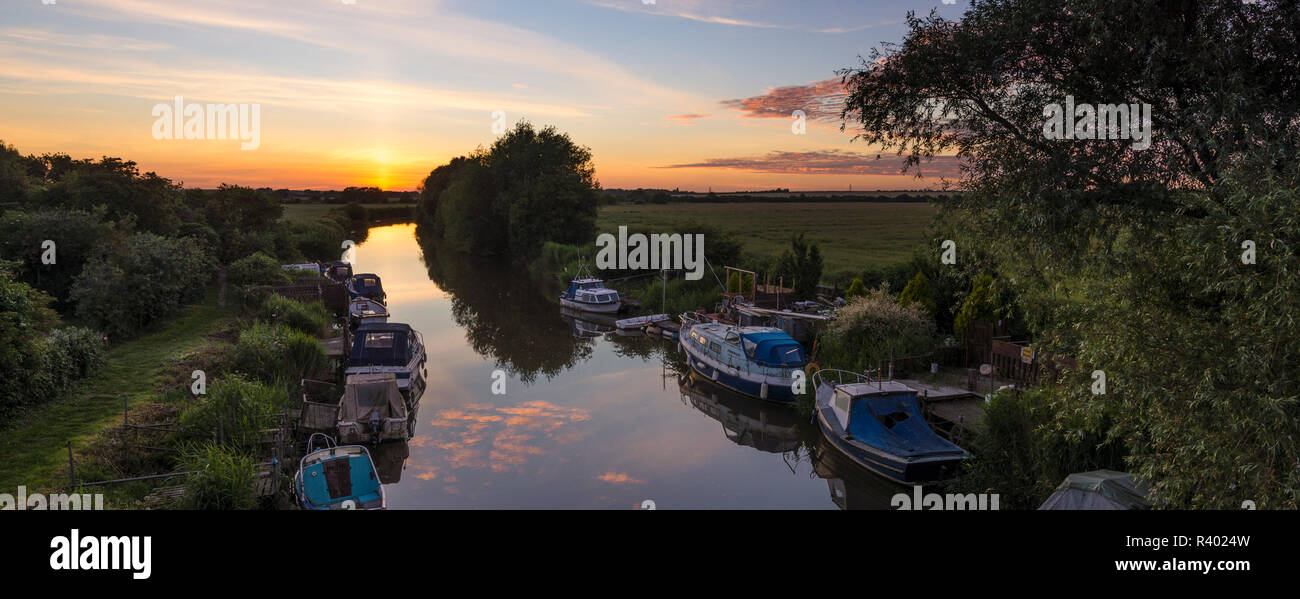 Zupft Dachrinne, einem Weiler in der Nähe von Canterbury, wo die Kleinen und Großen Flüssen Stour erfüllen. Stockfoto
