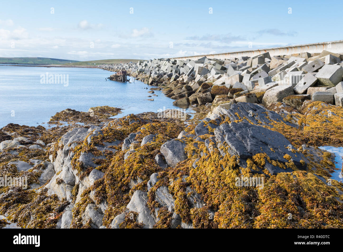 Churchill Barrier Nr. 3 Causeway, die Verknüpfung der Inseln Blick Holm und Burray, Orkney, Schottland, Großbritannien Stockfoto