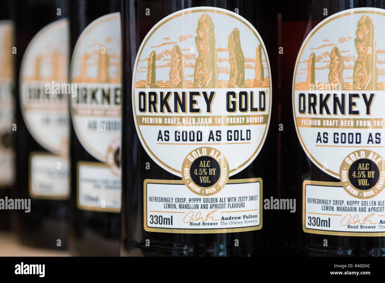 Orkney Gold-Flaschen mit goldenen Bier Brauerei aus Orkney, Schottland, Großbritannien Stockfoto