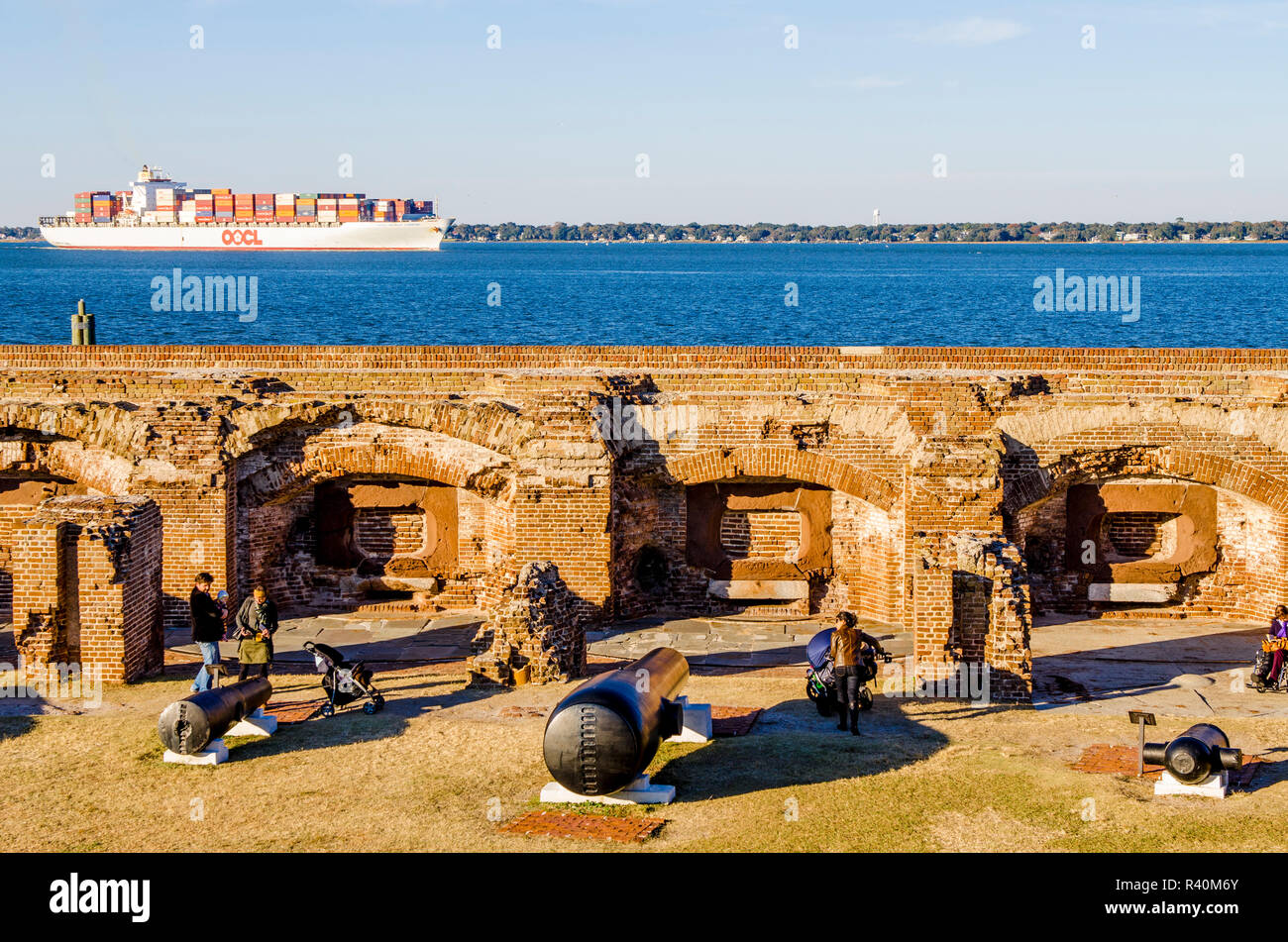 Cannon Akku an das historische Fort Sumter National Monument, Charleston, South Carolina. Stockfoto