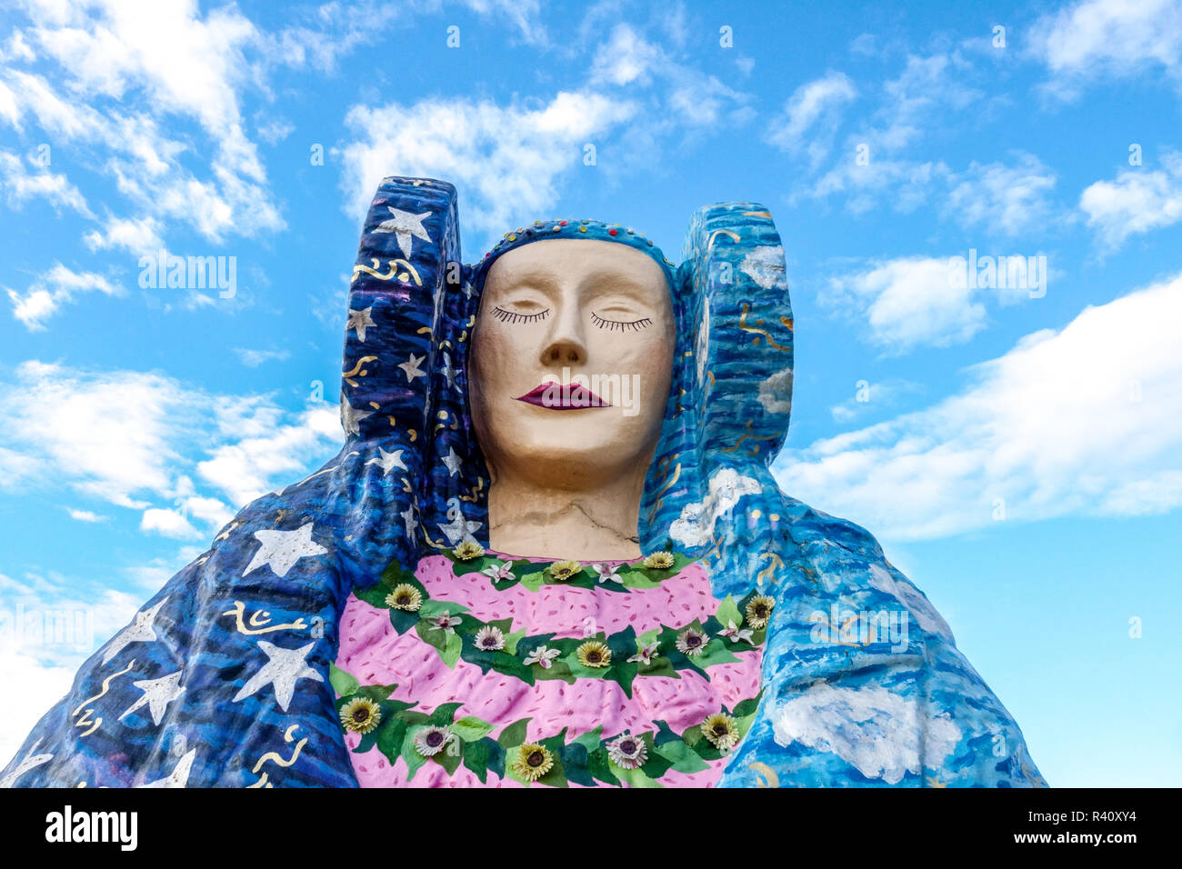 Elche, verträumte Dame von Elche, bunte Statue in der Nähe von Alicante-Elche Flughafen Spanien Stockfoto