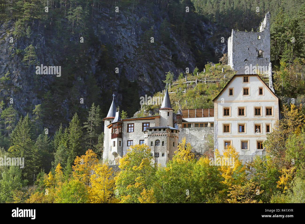 Burg Fernsteinsee in Tirol im Oktober 2015 Stockfoto