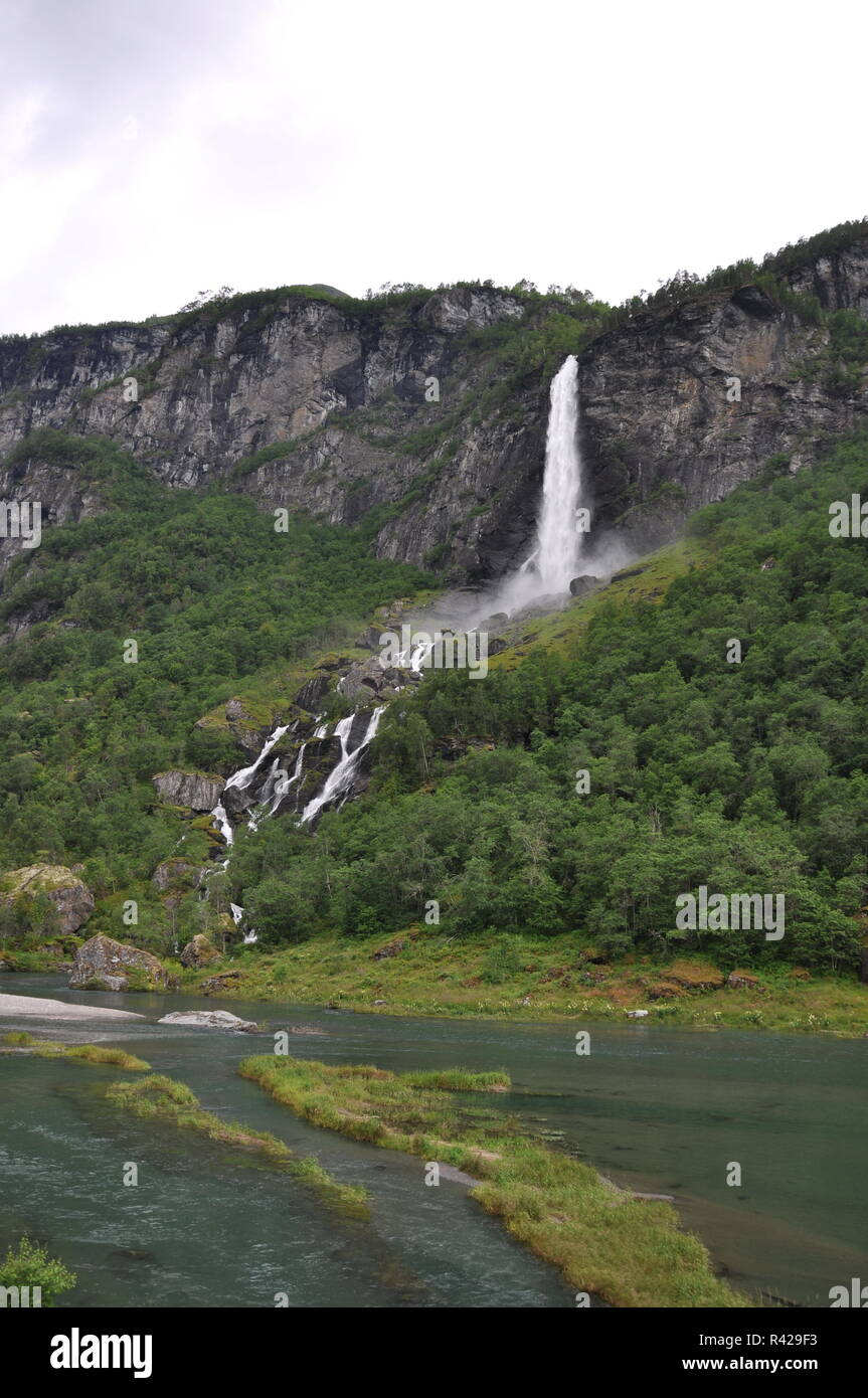 Wasserfall, Fluss, Seilbahn, Standseilbahn ¥ ¥ mselva msdalen Stockfoto