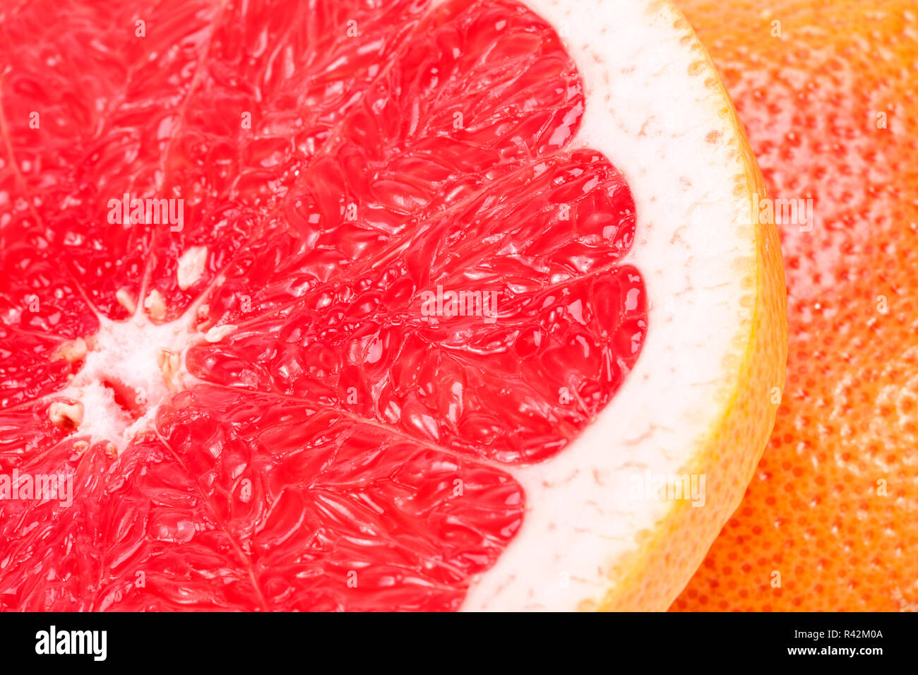 Die Hälfte der roten Früchte Grapefruit, Nahaufnahme Stockfoto