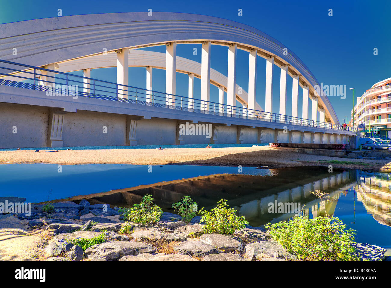 Brücke und Felsen Stockfoto